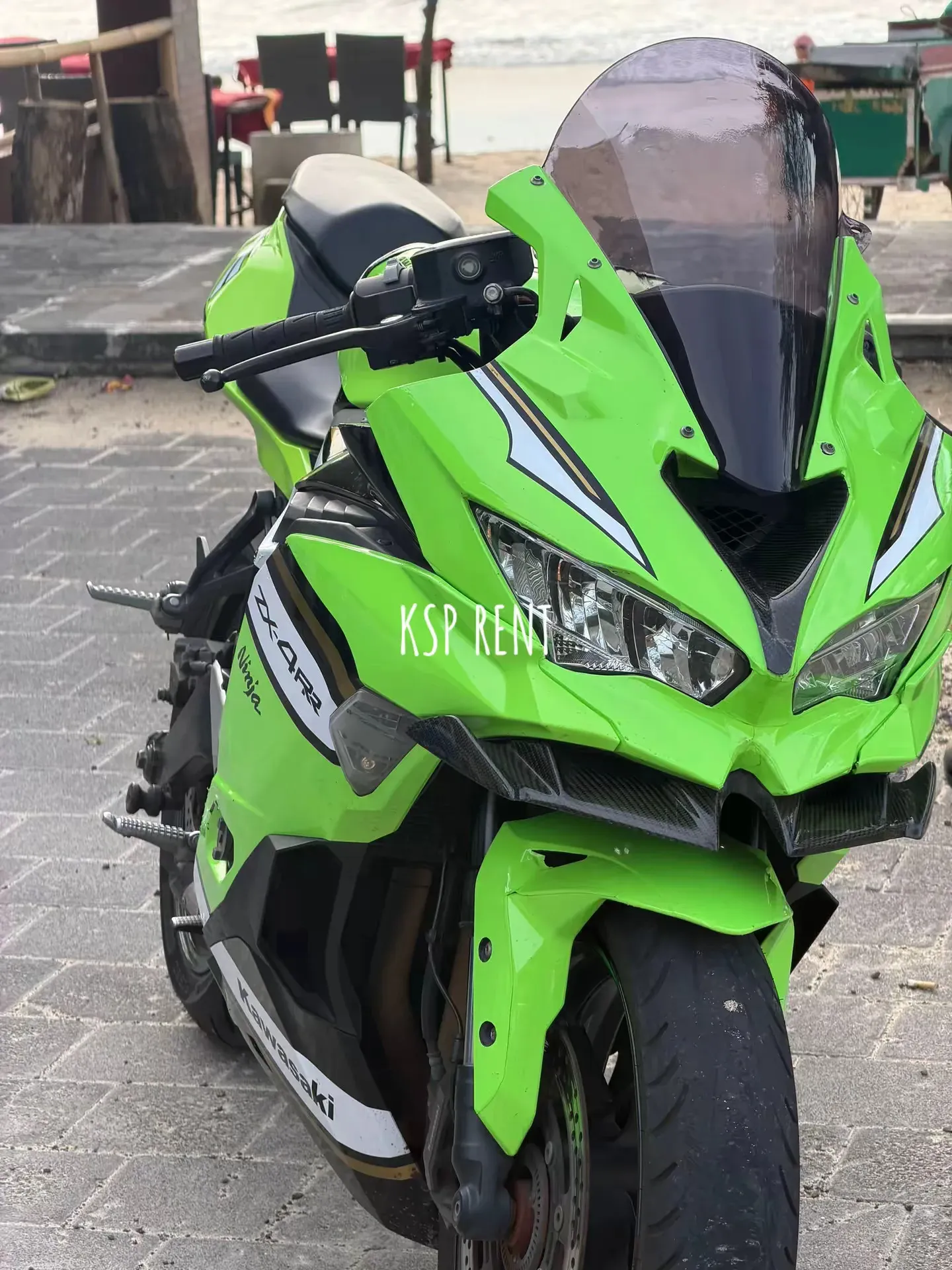 Kawasaki ZX-25R 3